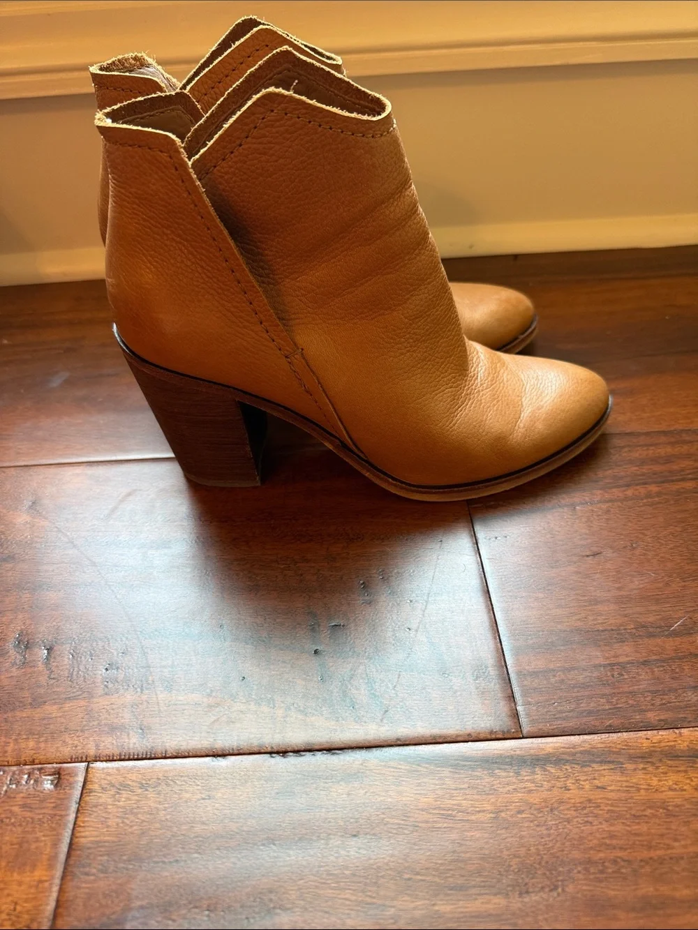 Dolce Vita Women’s Tan Leather Ankle Boots - Size 8